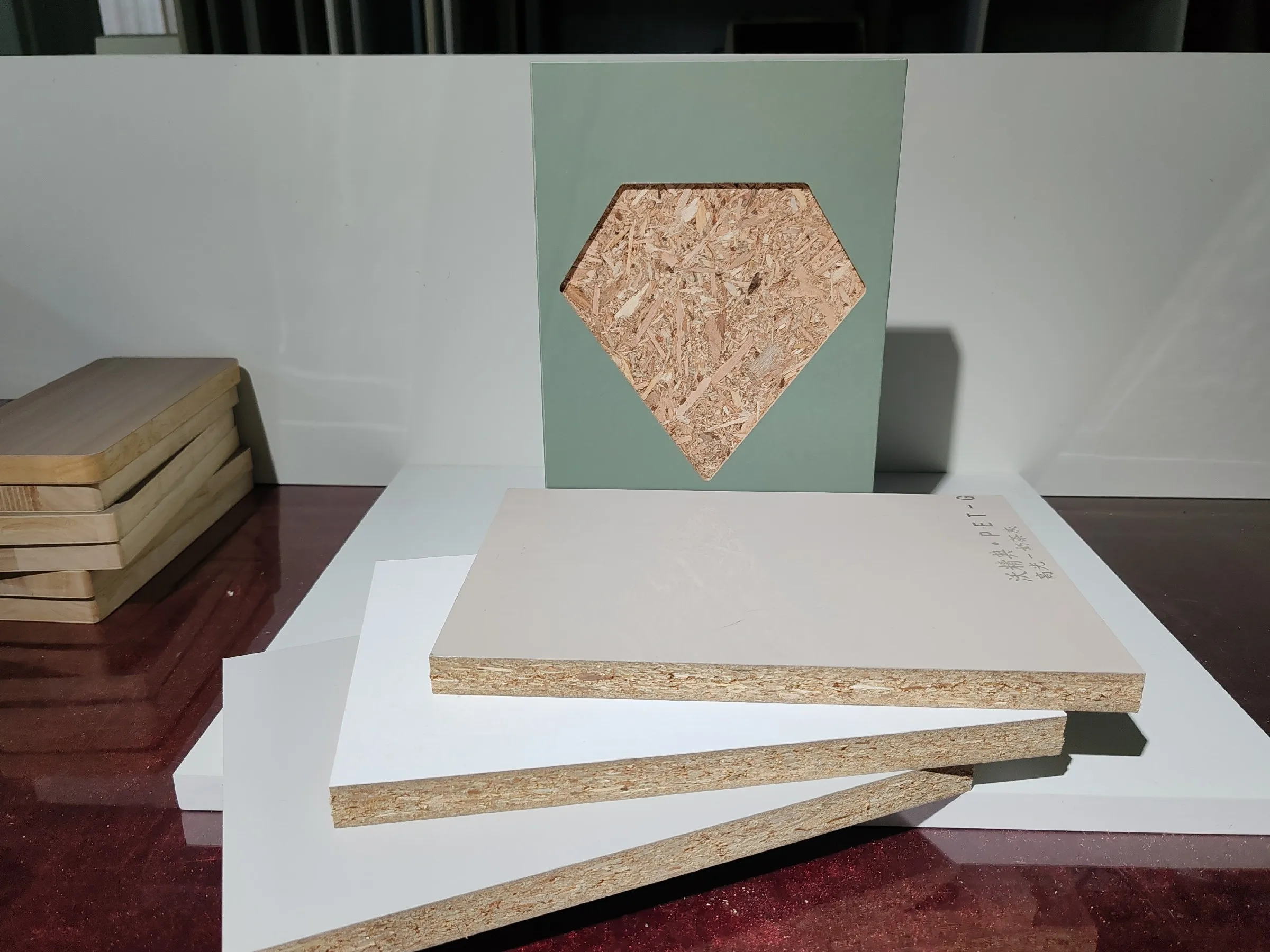 18mm Thick Poplar Wood OSB Estructural Plywood Board 22mm OSB 3 Sterling Board Finished Indoor Exterior Construction 9.5mm