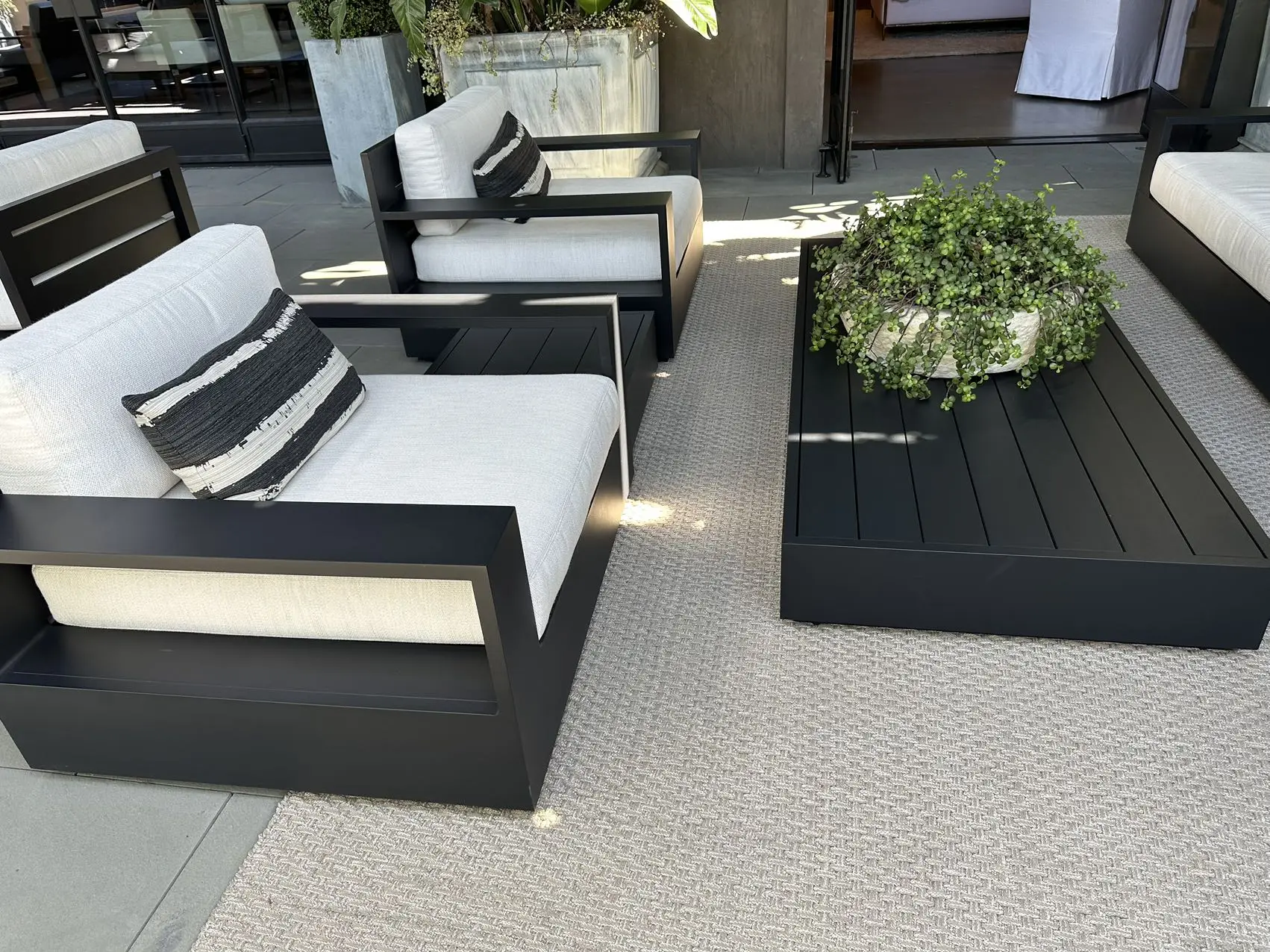 2024 Modern  customized  luxury aluminum  Frame Garden Patio Outdoor Couch and Sectional Sofa