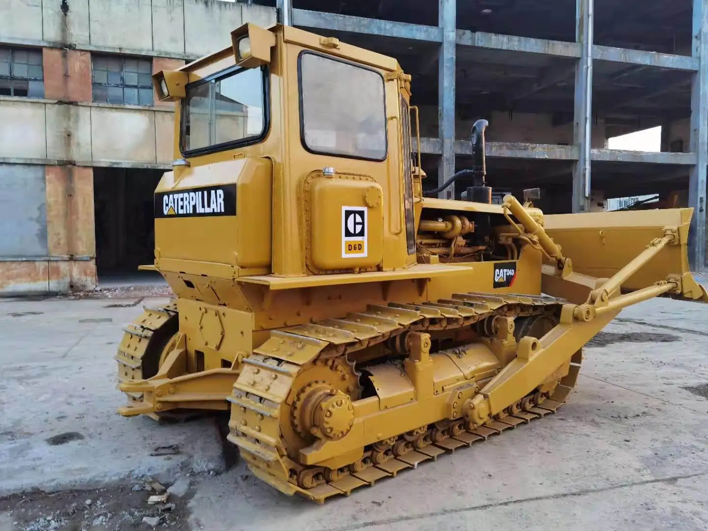 Б/у бульдозер D6D очень хорошее состояние D6 D7 для продажи гусеничный