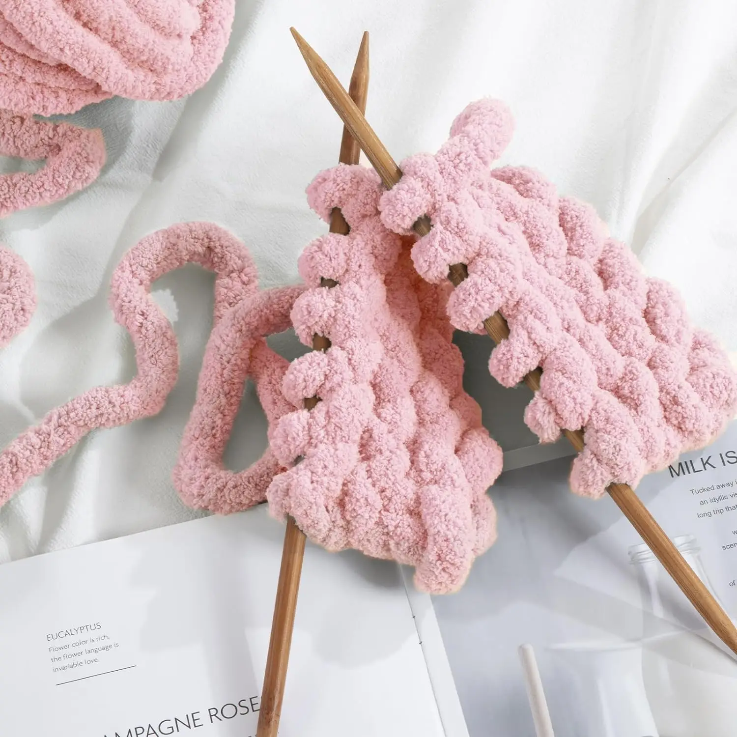 Wholesale Bulky Thick Fluffy Yarn Soft Velvet Plush Chenille Yarn for Hand Knitting Blanket Crafts