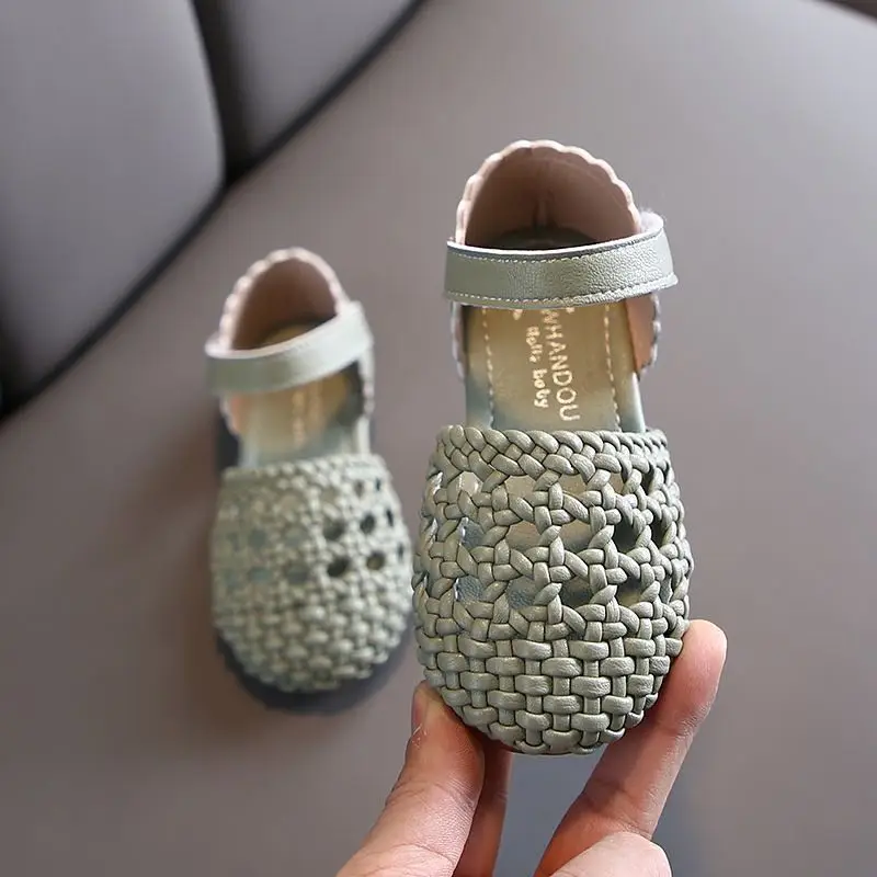 2022 Sandals Shoe Beach New Summer Girls Kids Wrap Heel Children Rubber Plastic Flat Feature