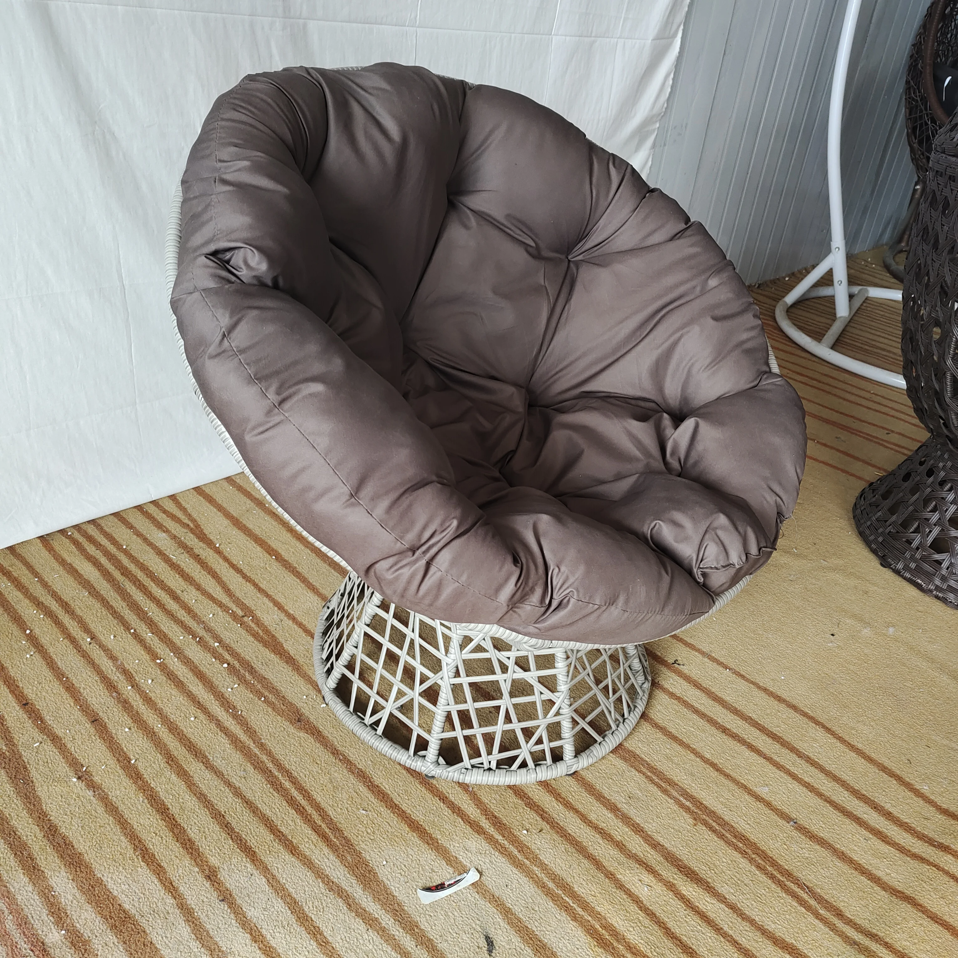 Modern Outdoor Papasan Chair Rattan Cushion Patio Swivel Dining Ball Chair Papasan Chair