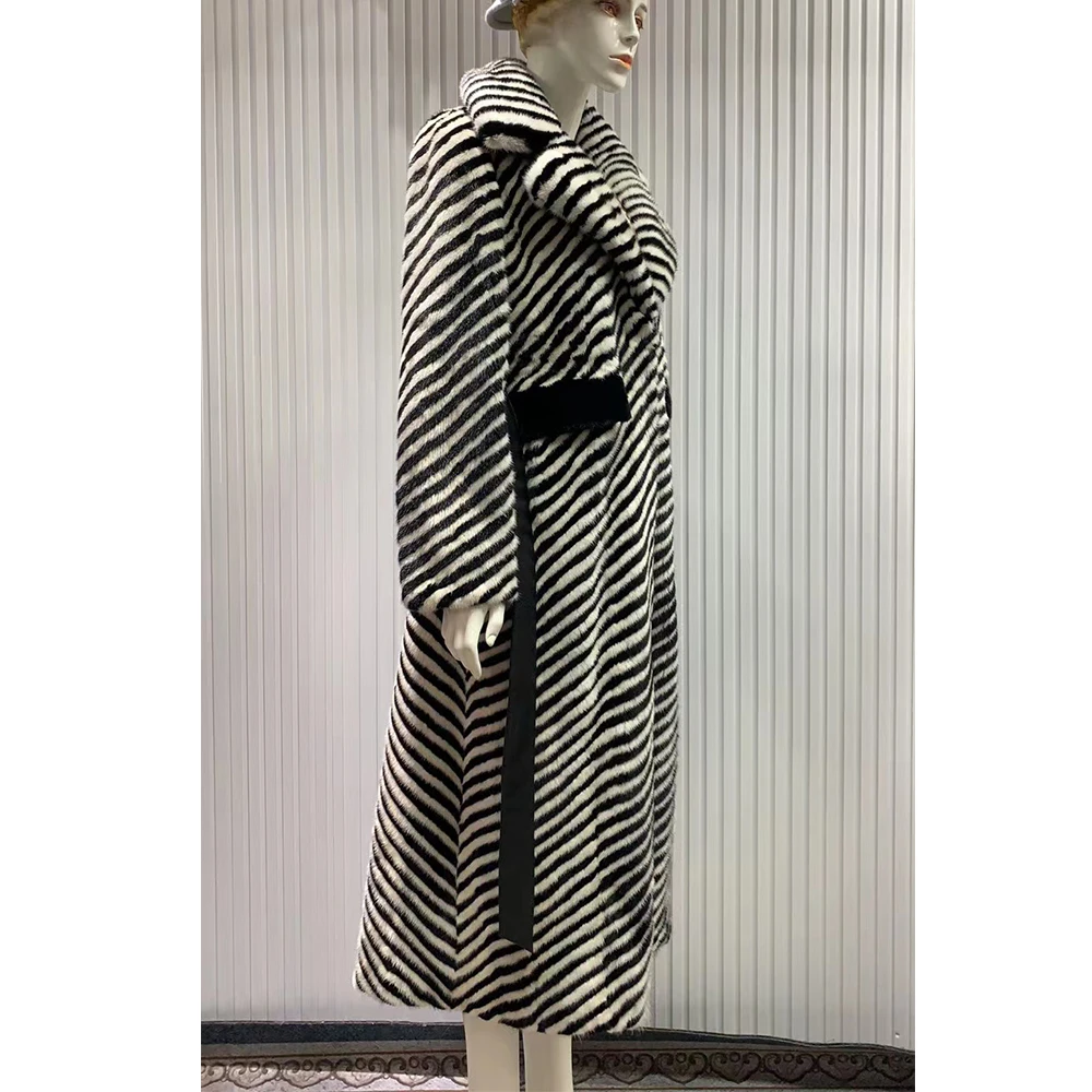 2023 women winter extra longer coat mink fur led out style black color with white turn down mink fur collar ladies mink jacket