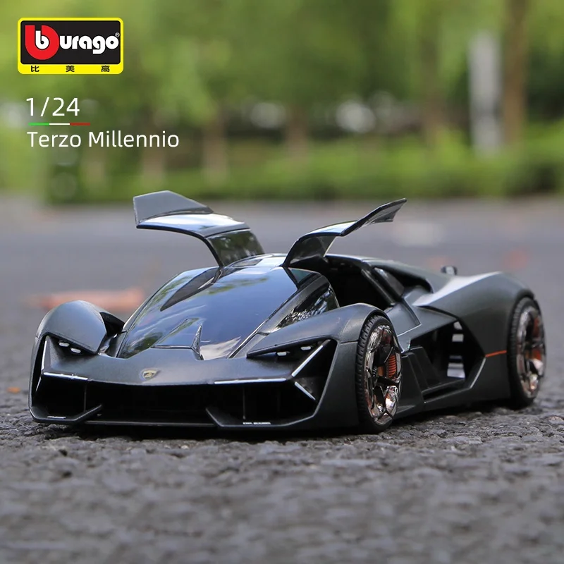 Модель 1:24 автомобиля из сплава Bburago
