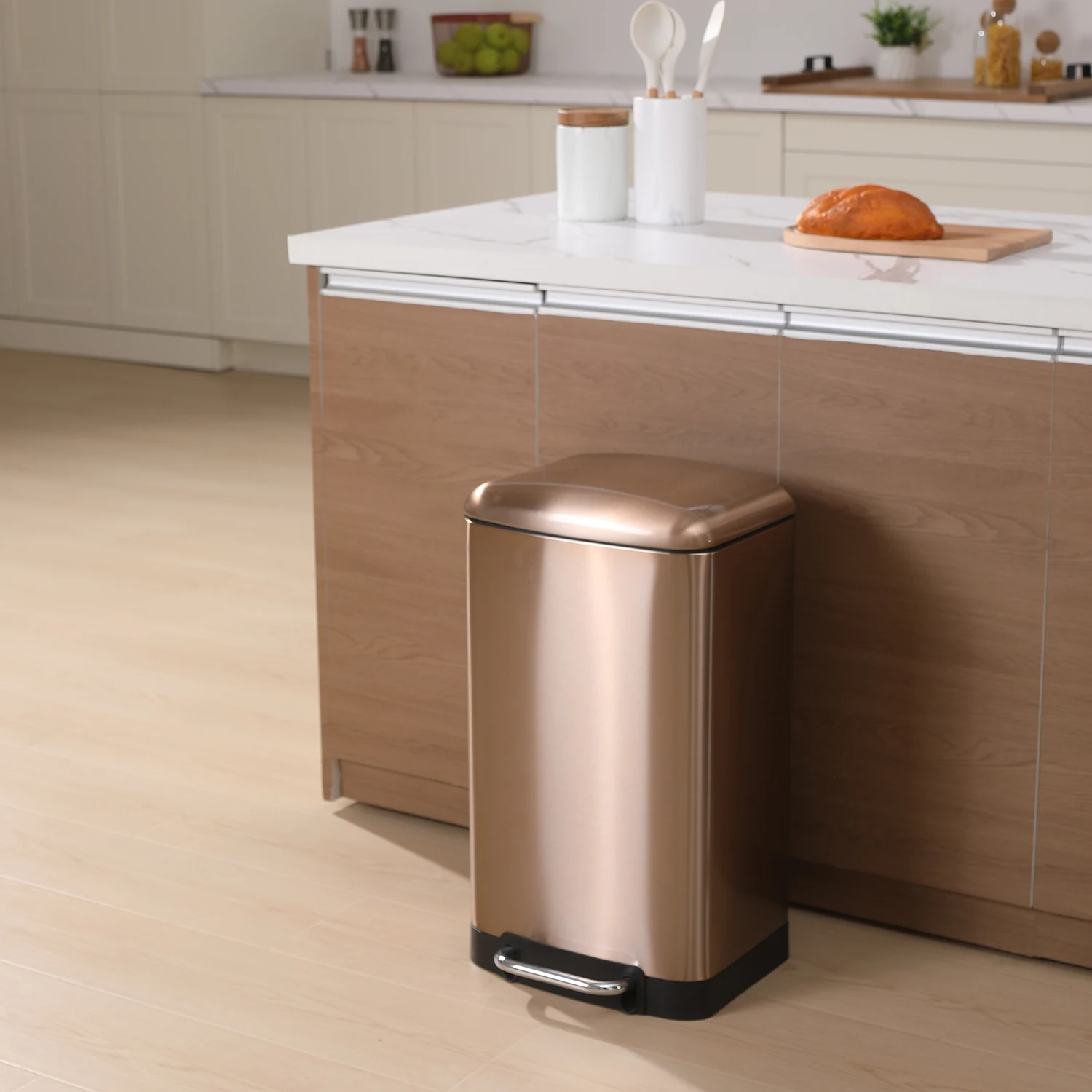 Jili Designs High Quality Stainless Steel Waste Bin Champagne Colour with Lid Pedal 30L Trash Can For home kitchen living room
