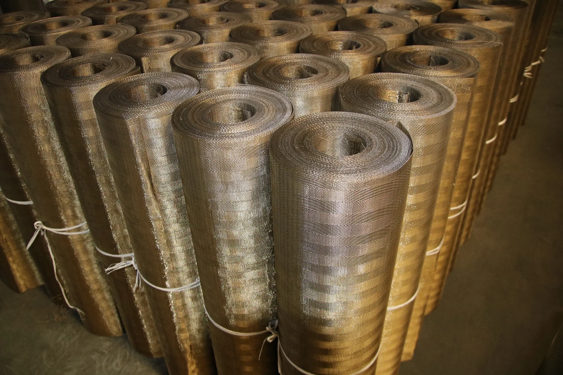 Professional Manufacturer Low Carbon 82B Steel Fence Metal Wire Mesh