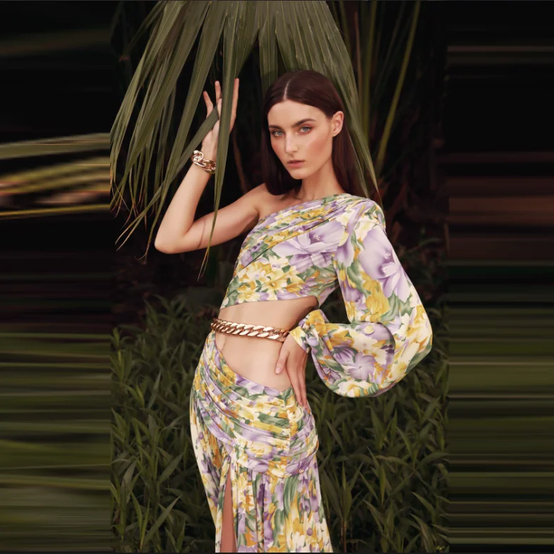 Summer new sexy fashion slanted shoulder pleated printed lantern sleeve dress hollow metal chain slit large skirt