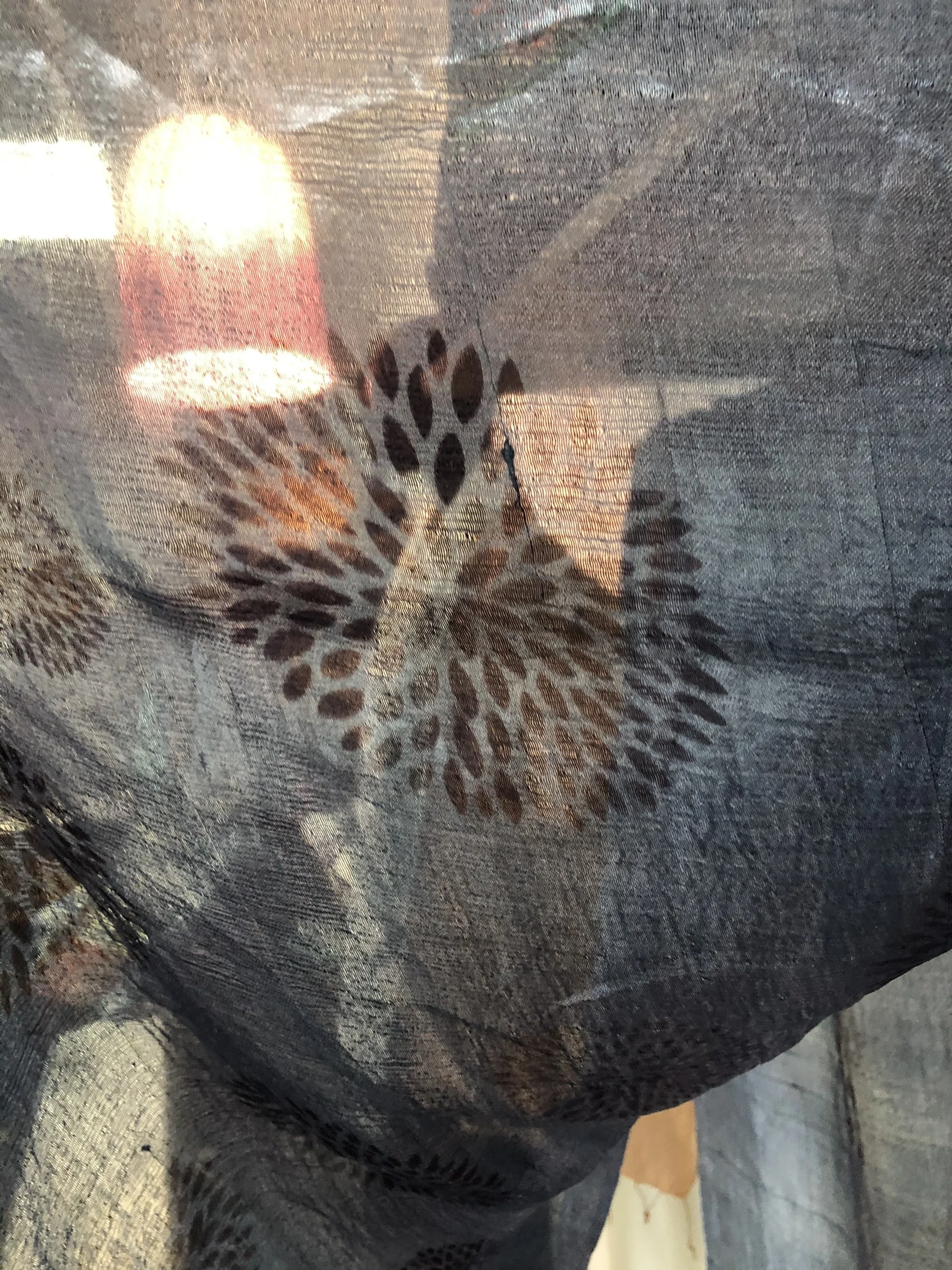 Vietnam Raw Silk Scarf - OEM, ODM - Hand Woven Hand Dye Mesh Printing Silk Scarf - Silk Scarf With Flower Decorative Patterns