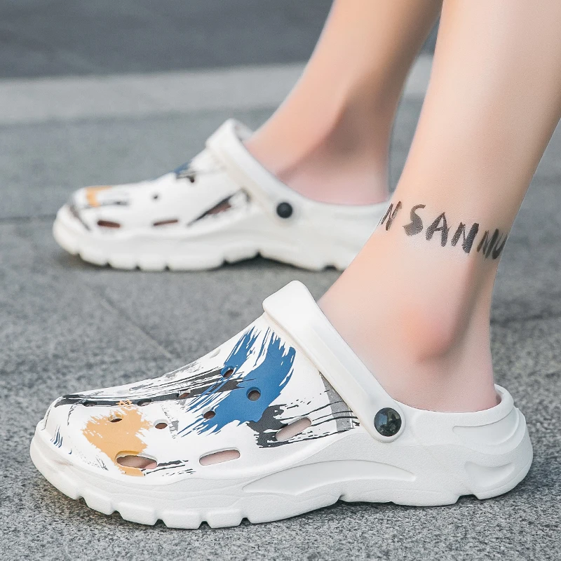 2023 Wholesale Factory Direct Price High Quality Men Clogs Sandals Slides Clogs Outdoor Beach Baotou Slipper