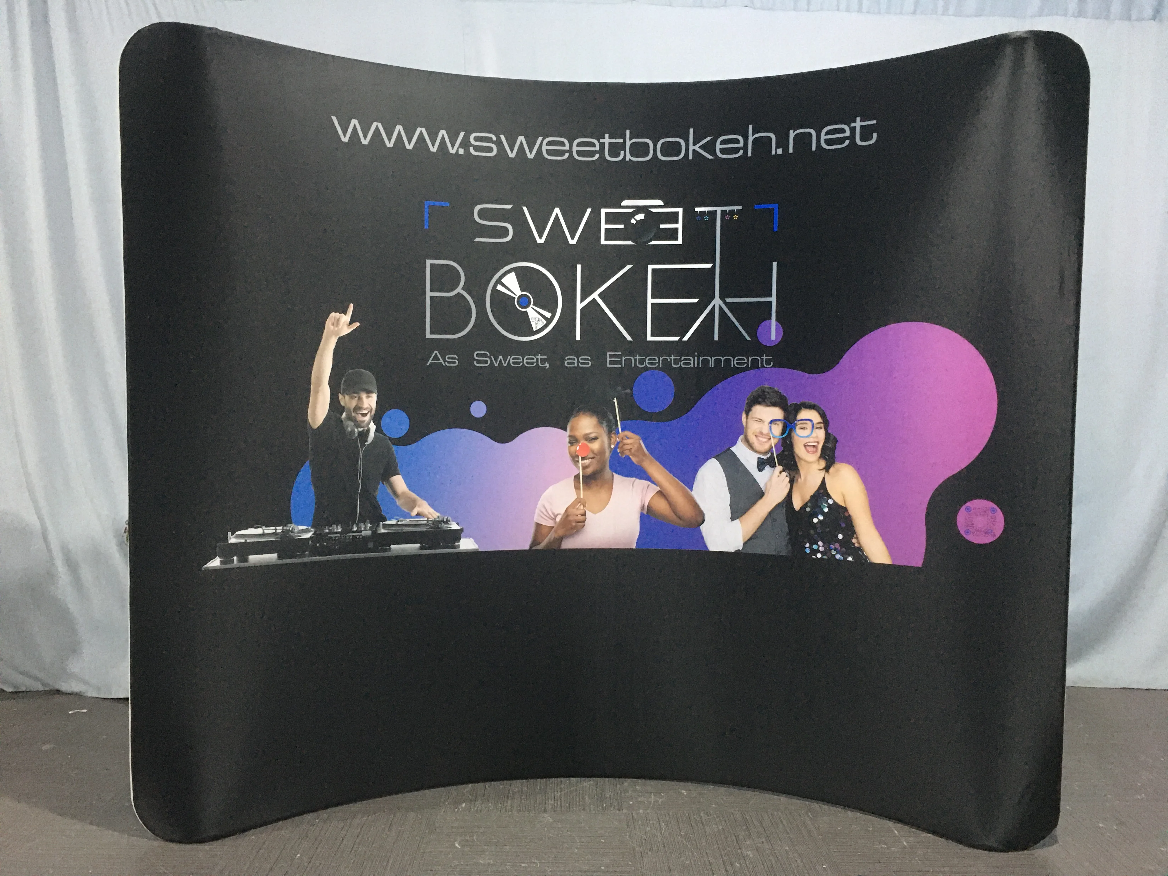 Custom Print Tension Fabric Curved Backdrop 8ft Pillow Case Backdrop Trade Show Event Tension Fabric Display