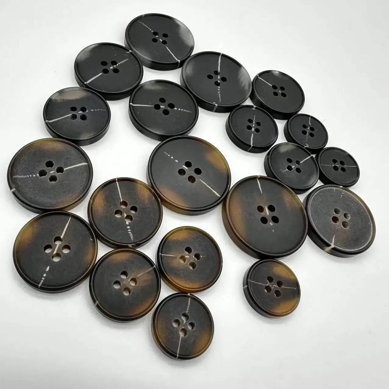 Hot Saling Resin Plastic Buttons 4 holes Round Button for Craft Sewing Clothing Coat T-Shirt DIY Accessory