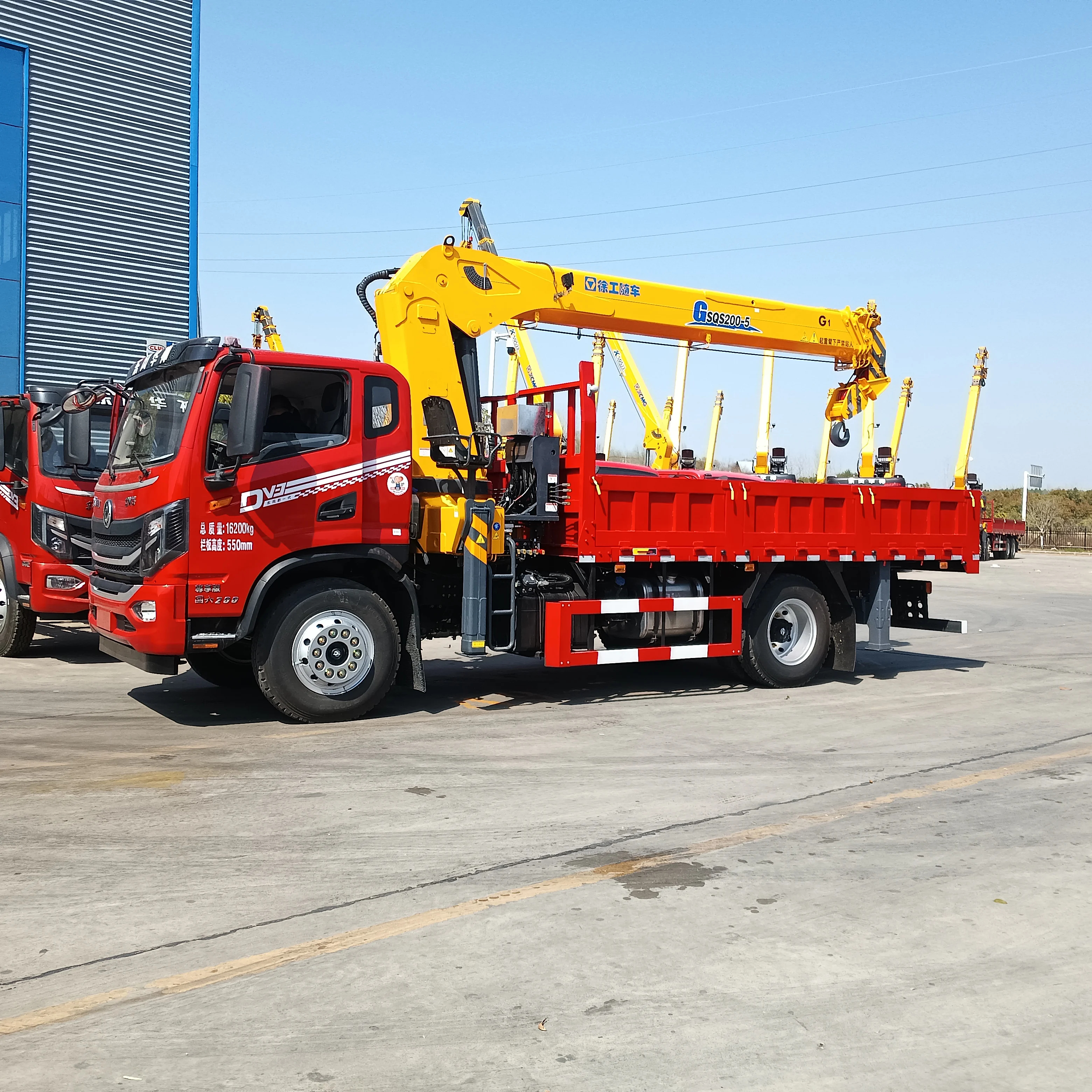 Высококачественный заводской Shacman грузовик установлен телескоп маленькая башня лесной кран с дистанционным управлением беспроводная цена