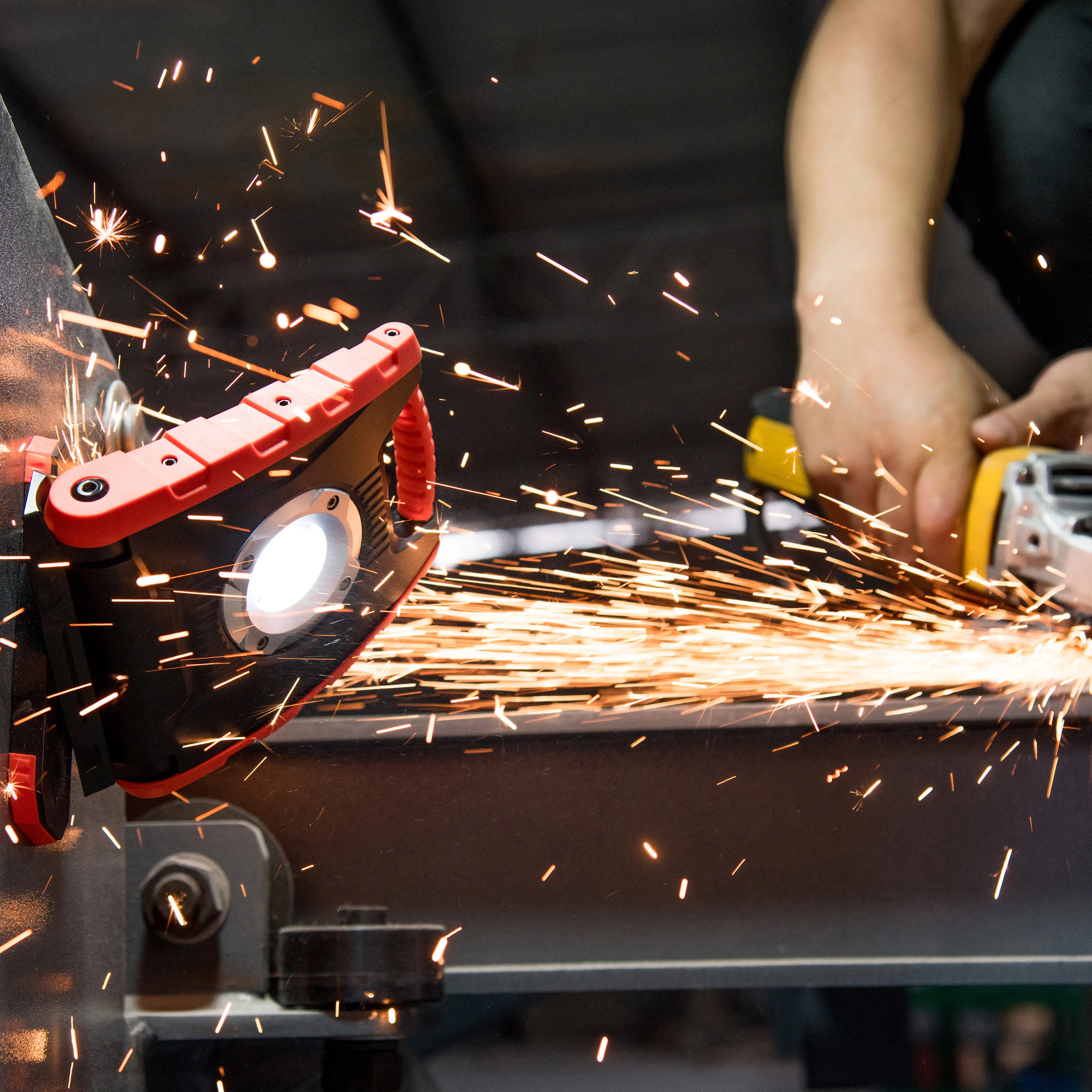 Darenic Area Lighting Rechargeable 10W LED Adjustable Brightness Flood Work Light With Magnet on the bottom