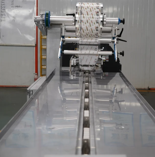 Automatic Disposable cigarette Holder pillow Packaging Machinery