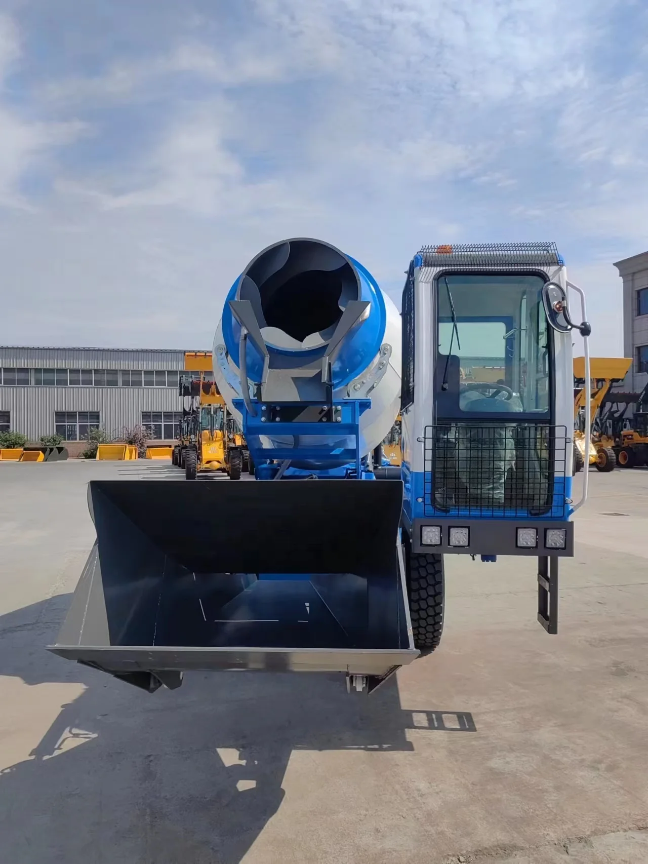 self loading mixer truck concrete truck mixer cement mixer  mini  China factory supplier