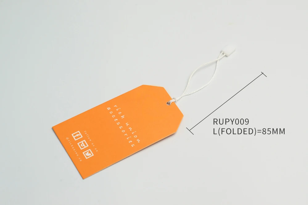 New Designer Custom Embossed Clothes String Plastic Garment Seal Cord Punch Label Clothes Hang Tag China Bags Shoes Cotton PVC