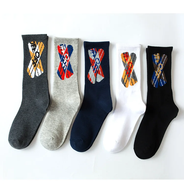 Factory custom jacquard letters universal cotton socks trend street skate anti-friction sports socks