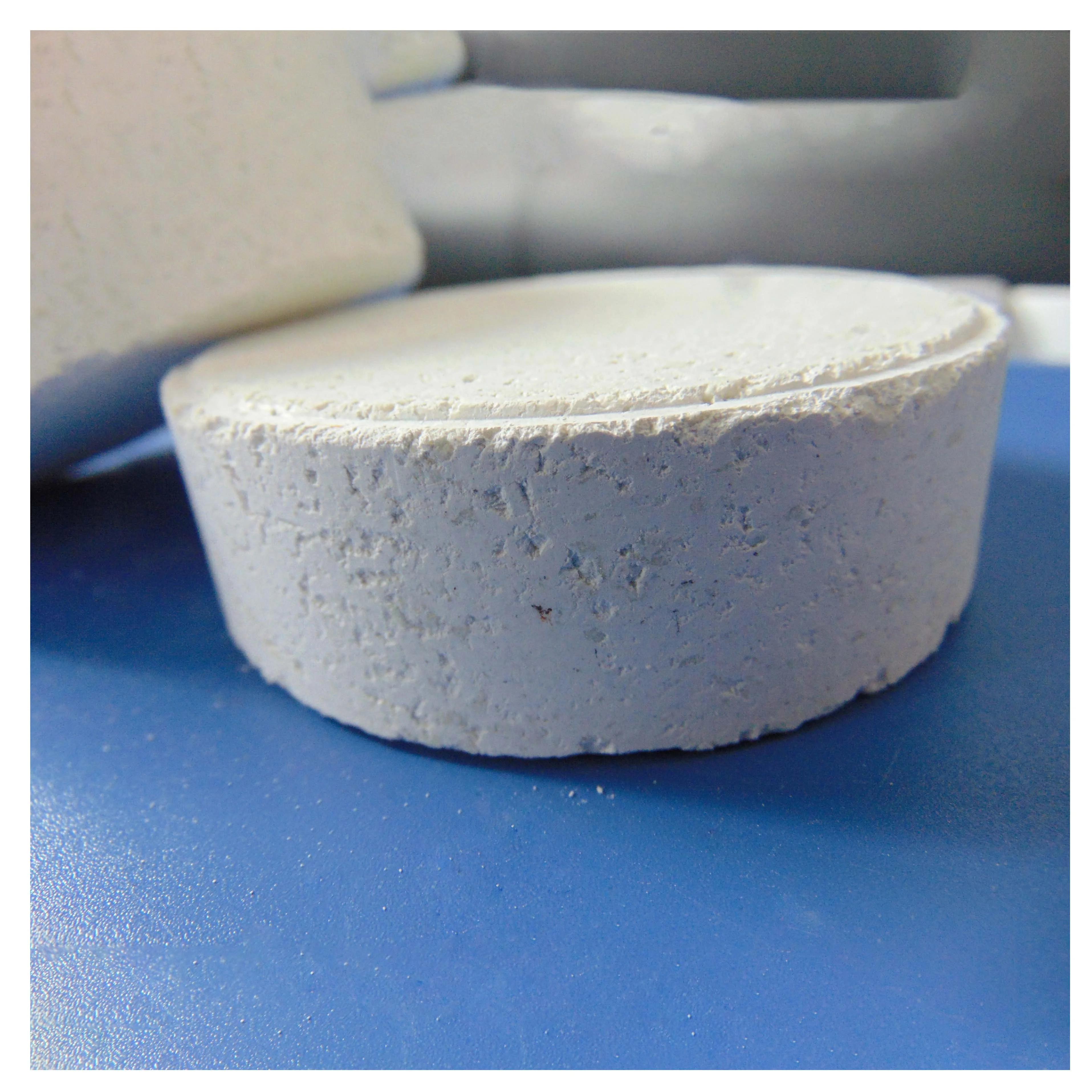 200 gram tablet calcium hypochlorite  70%
