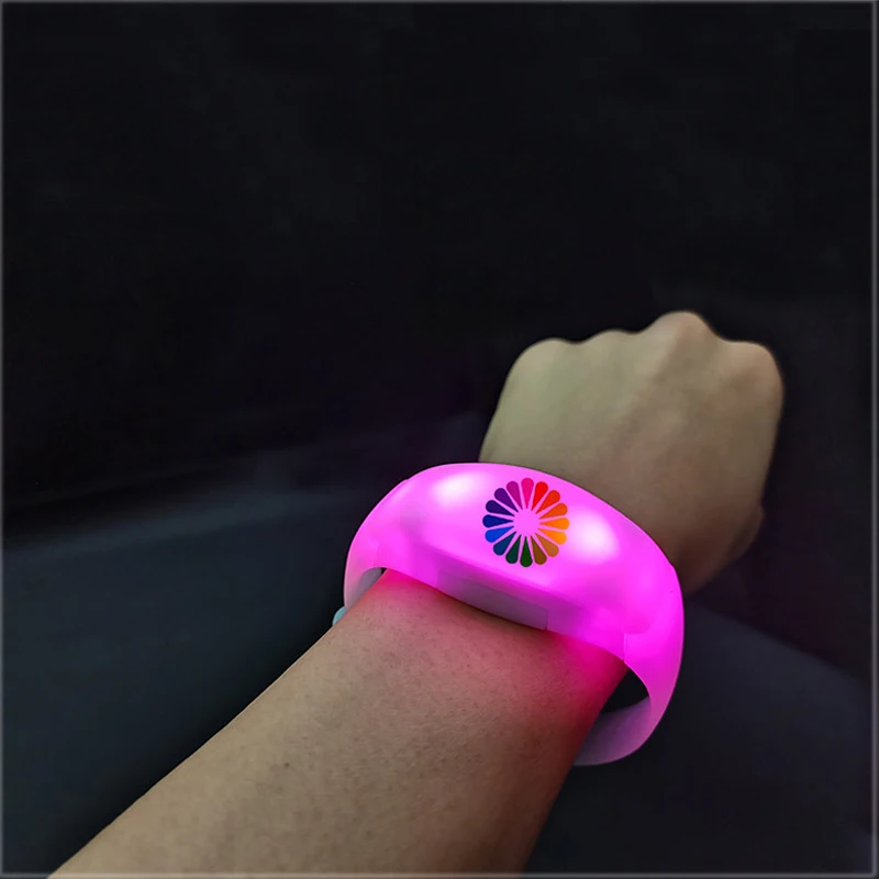 New Product LED Bracelet DMX Control Light Up Wristband Remote Controlled LED Bracelet 15 Colorful  LED Bracelet Led Wristband