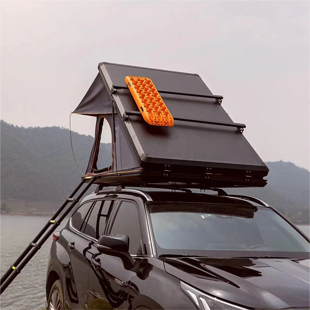 Outdoor off road camping gear big space aluminium waterproof camper trailer tent car roof top tent