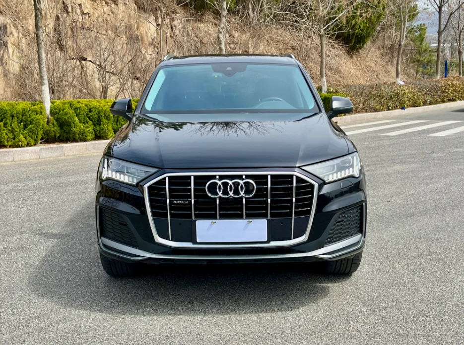 German Audi high-performance large SUVQ7 used cars sold in the Chinese market