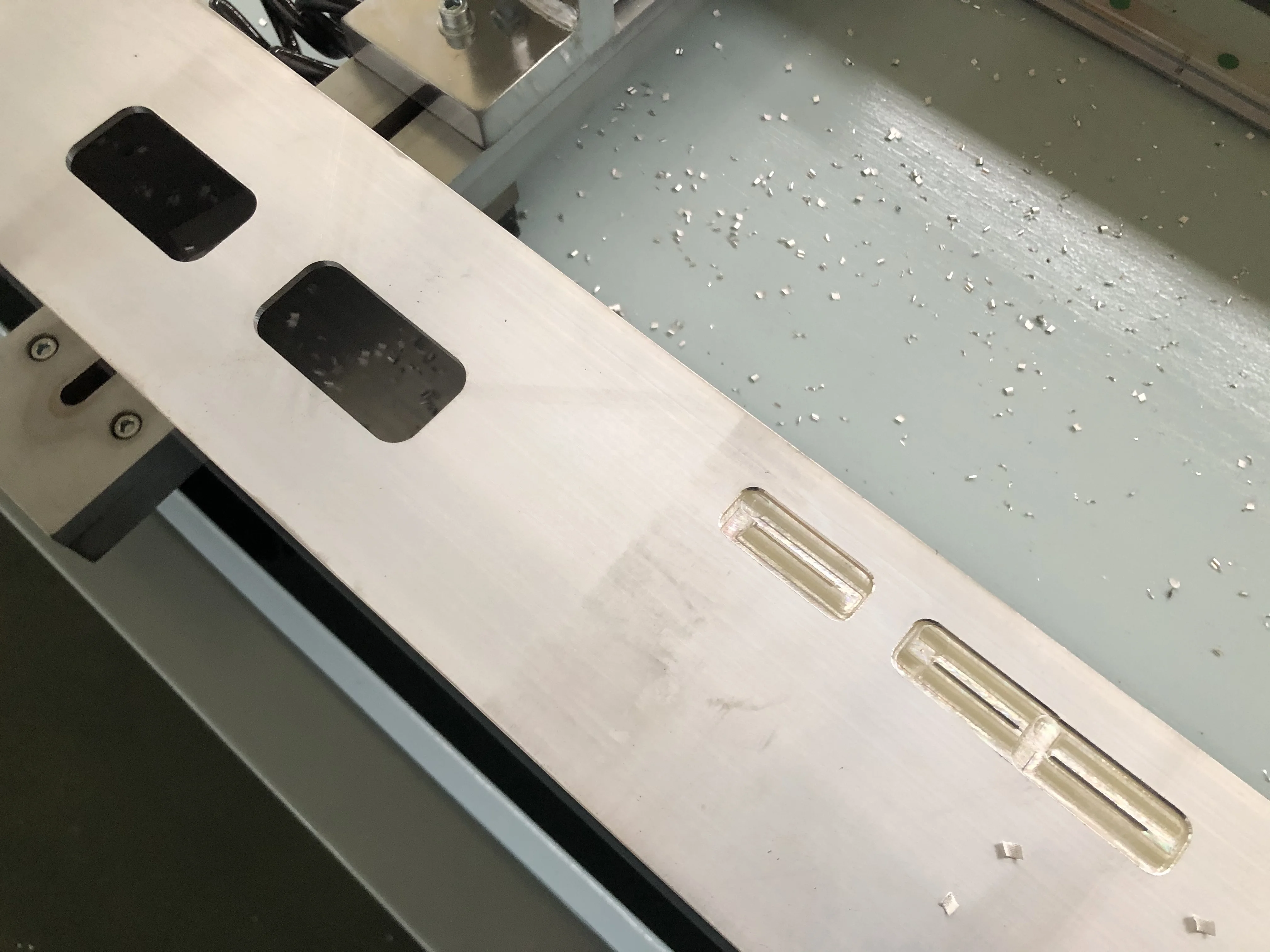  Алюминиевый профиль отверстие для замка CNC сверлильный и фрезерный станок алюминиевых оконных