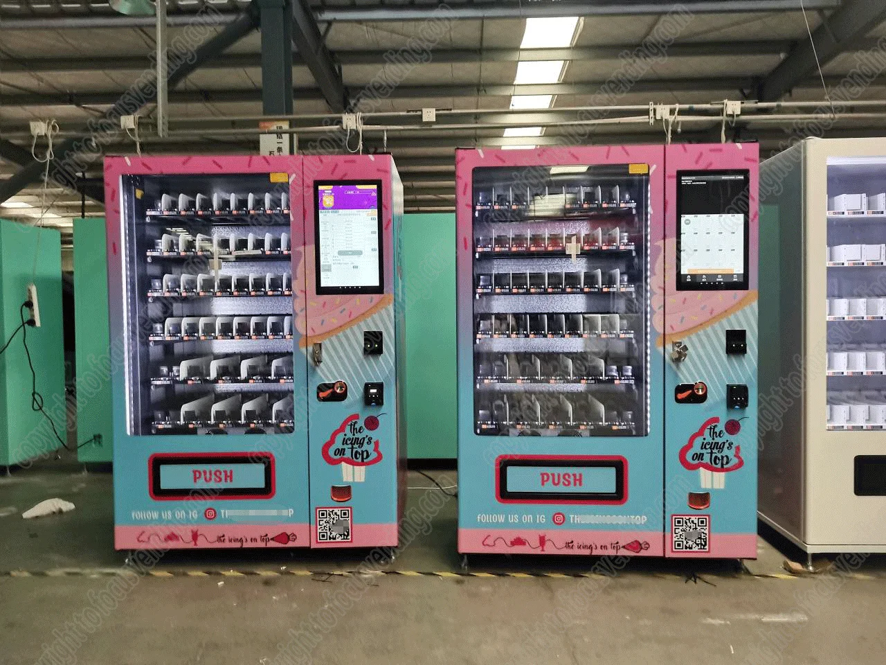 FOCUSVEND Cotton Candy Vending Machines for Sale Supports Customization