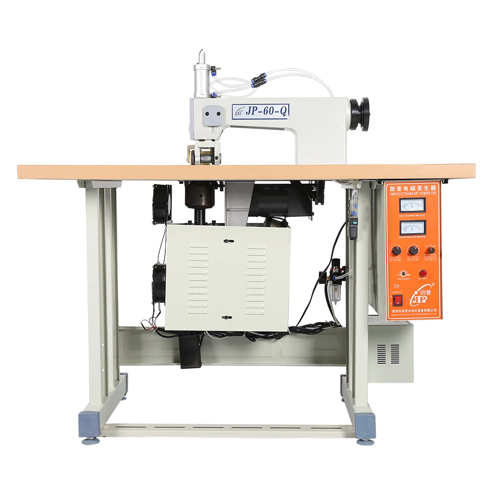 Surgical gowns sewing machine with double motors