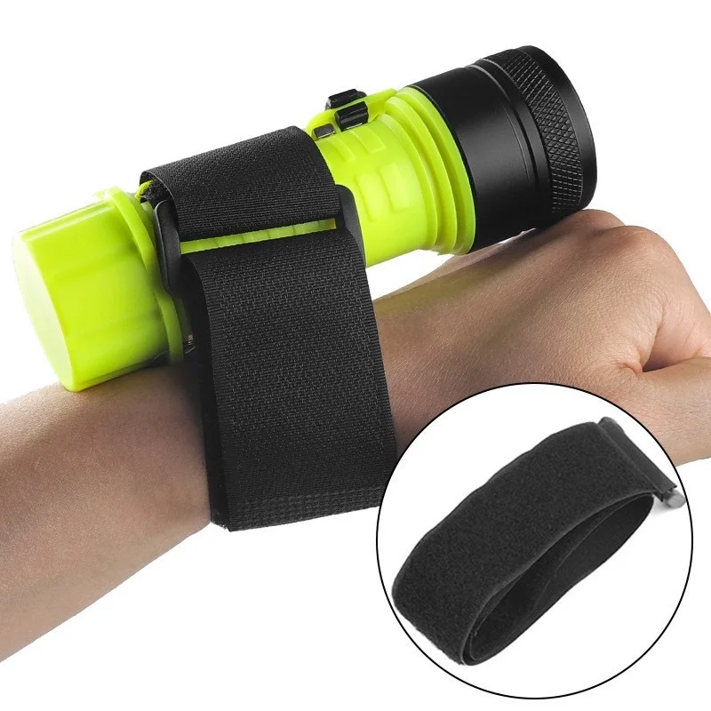 Built-in 2000mAh Battery Flashlight 500Lumen Range 100M Diving Flashlight Rotary Magnetic Switch Diving Light