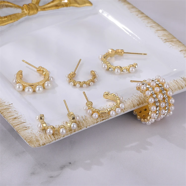 Fashion Pearl Jewelry 6Pcs/Set Crystal Pearl Beaded Ear Cuff Chunky Dainty Ear Clip Golden Stud Earrings with Pearls