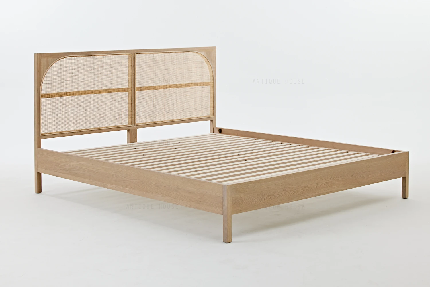 Nordic boho Country Style organic Furniture Modern Minimalist Rattan Bed Handmade of  Reclaimed Oak Eco-friendly Rustic Wood Bed