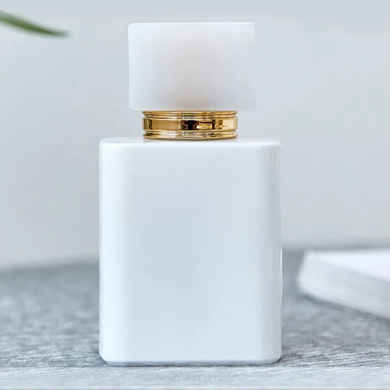 Hot Sales Square Flat Round Shape Cosmetic Glass Spray Perfume Bottle