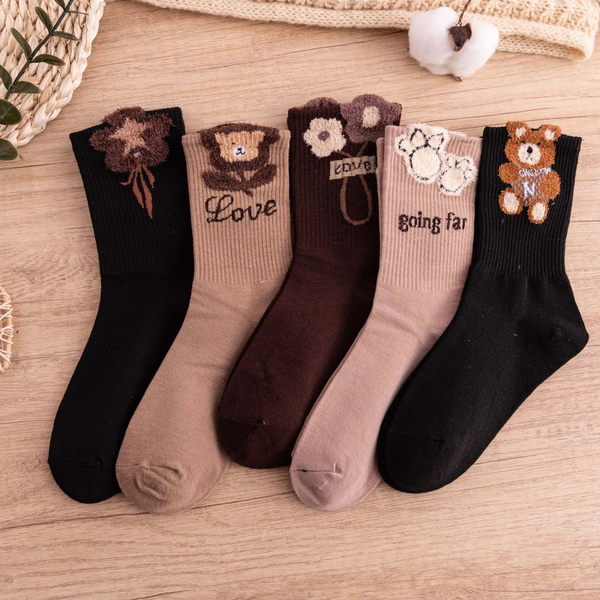 Wholesale Brown Teddy Bear Cartoon Socks Women Casual Cute Novelty Cotton Crew Socks