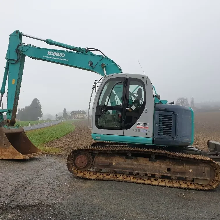 Производство в Японии 13-тонный подержанный экскаватор kobelco sk 135 высокого качества на продажу
