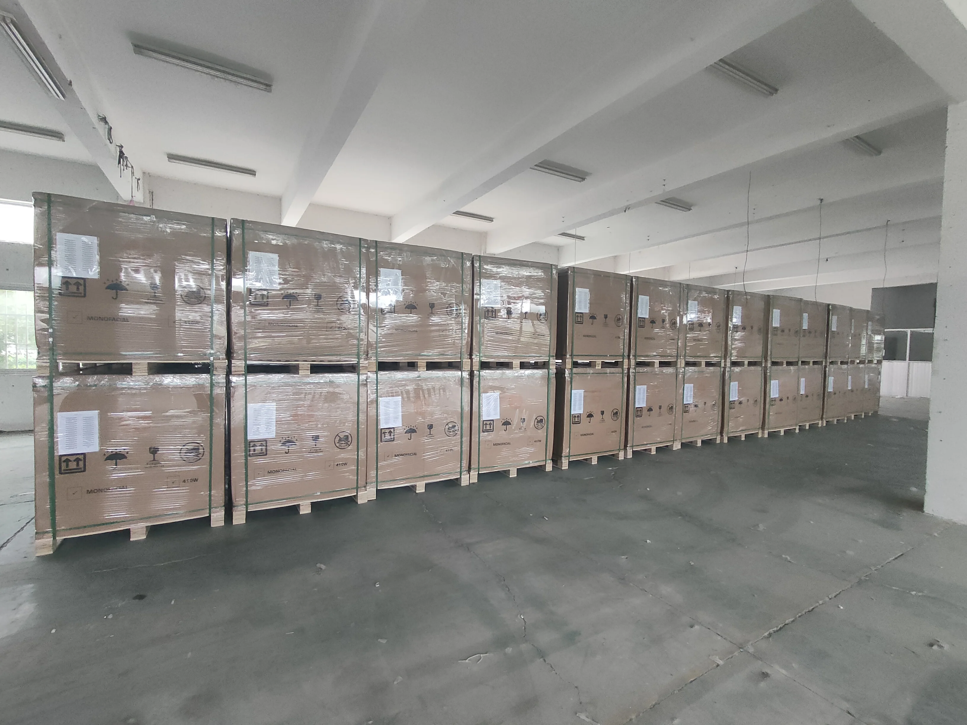 New technology 700W 710W 750W 800W 1000W all black half cell solar panel for home solar system