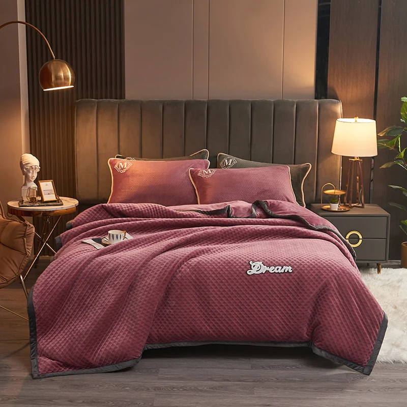 Customized Luxury Mink Printed 3D Super Soft Quilt Bed Sheet Comforter Chinese Bedding Set