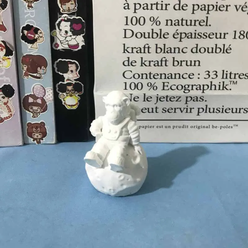 Cement Aromatherapy Mold Sitting Planet Little Monkey Grinding Tool Gorilla Astronaut Spaceman Decoration Fragrant Stone