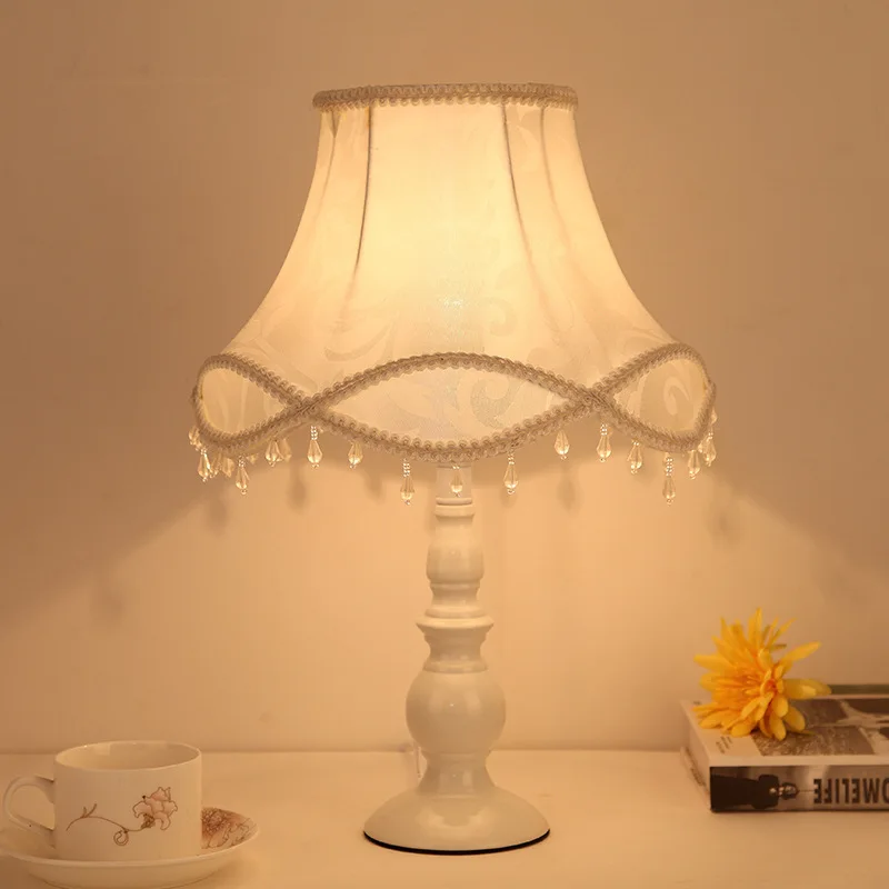Bedroom bedside lamp European princess lace modern simple Nordic girls home table lamp