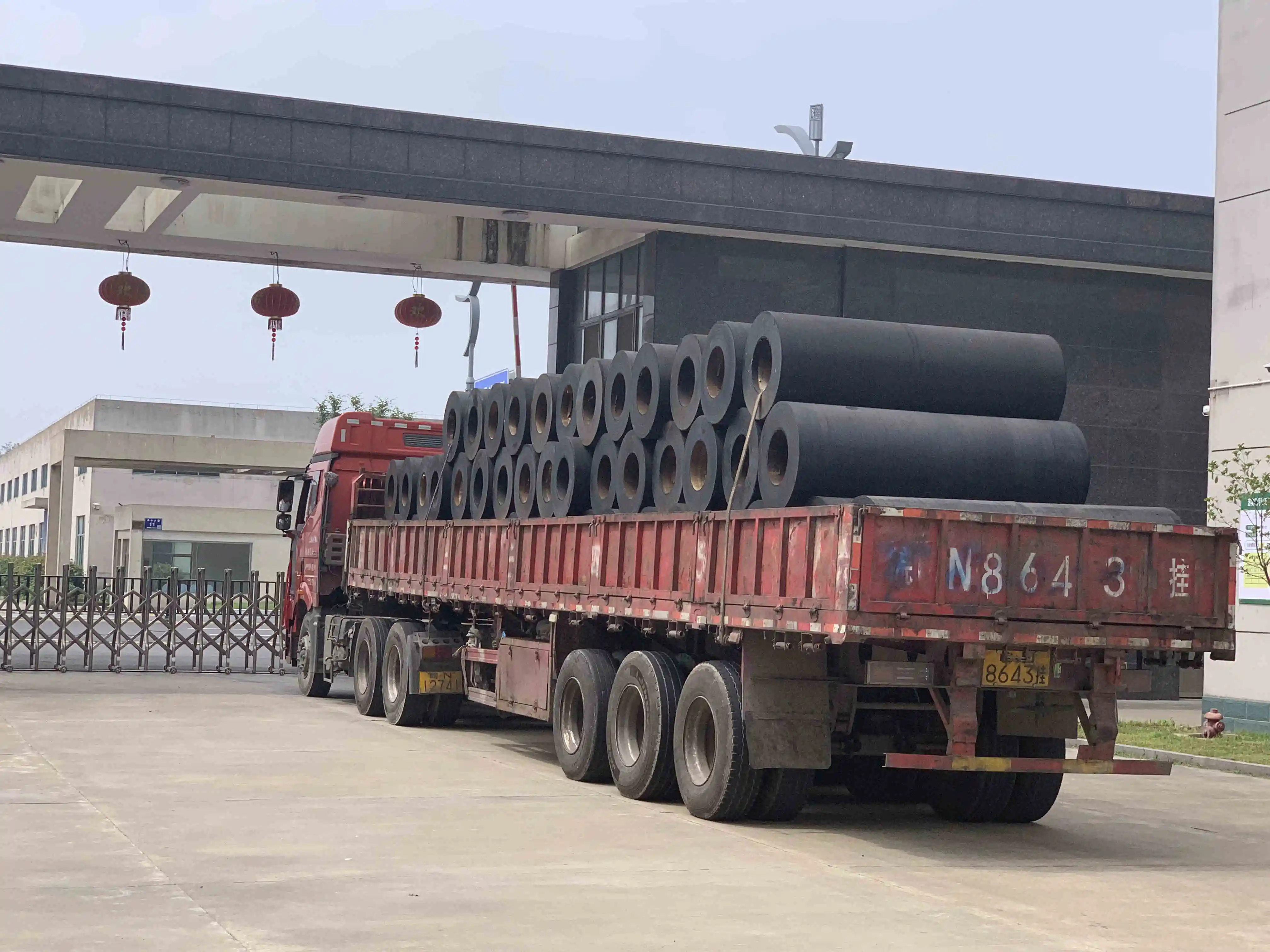 ISO9001/ISO14001 Y1600*800*1000 Nature Rubber No MOQ Request Heavy Duty Cylindrical Rubber Fenders For Piers tug boat fender