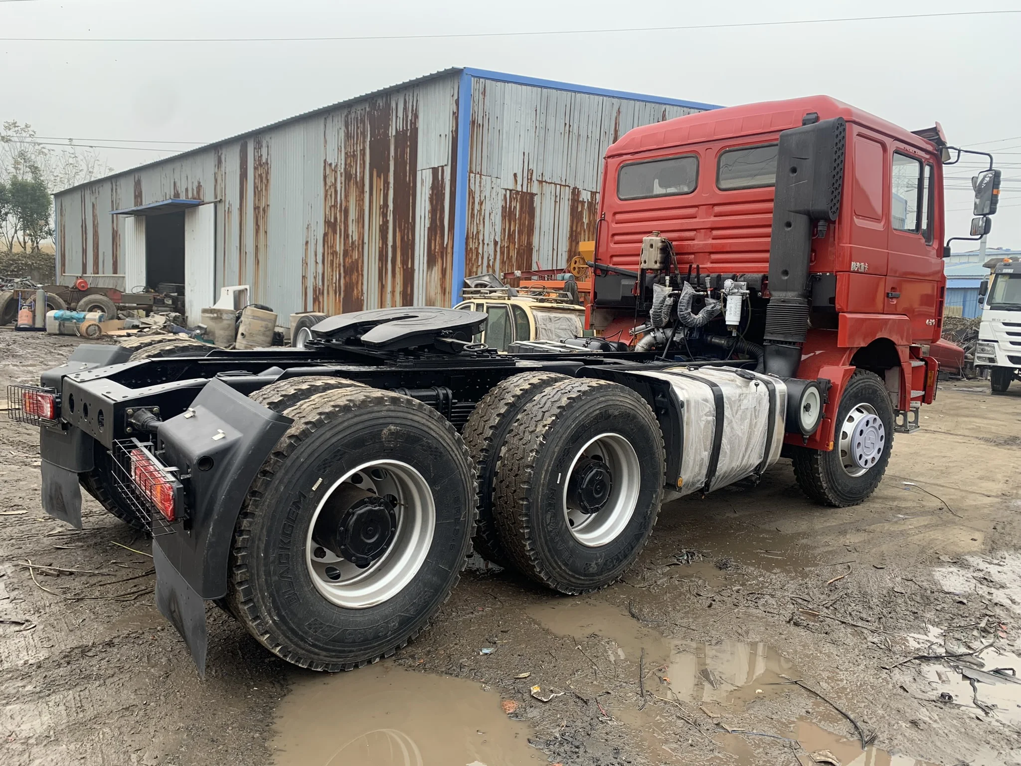 Used Low Price Shacman F3000 Trailer Head 30 Ton 10 Tyres 420HP Used Tractor Head Truck