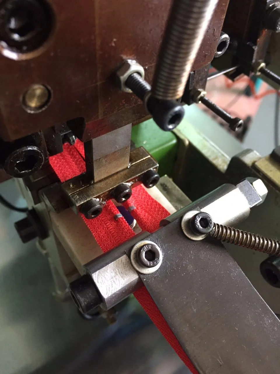 Zipper Making Machine Nylon Flat Double Top Stop Zipper Machine Manufacturer