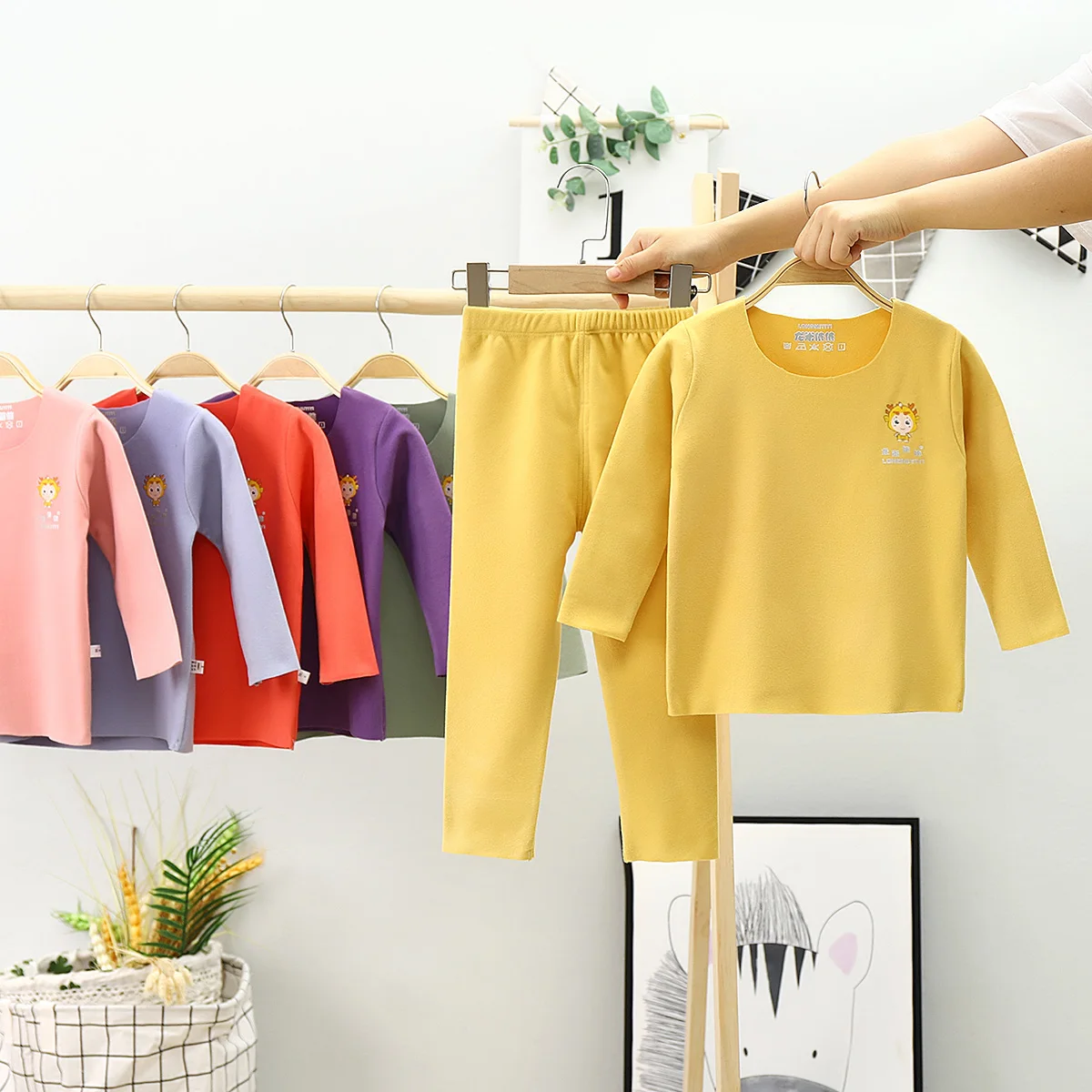 
Wholesale boutique children lovely velvet cartoon children boys and girls casual suits 