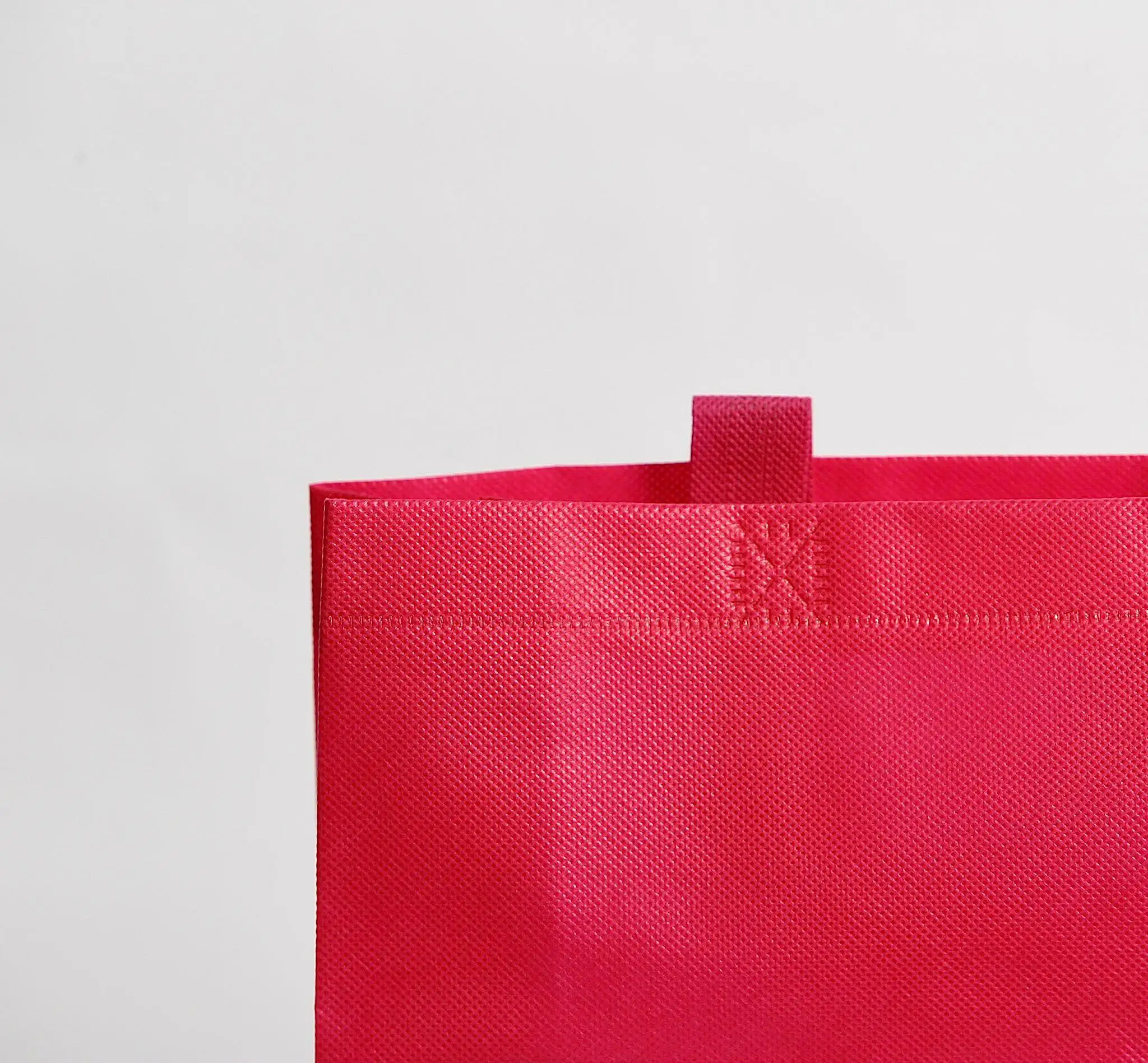Eco-friendly box bag Vietnam manufacturer customized color nonwoven fabric raw material best selling