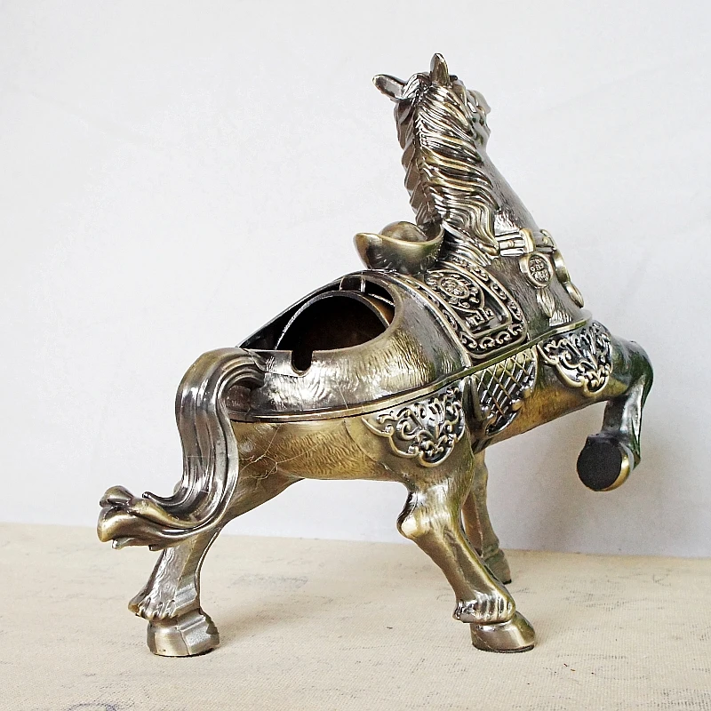 Manufacturer Direct Sale Wholesale Top Sell  Animal Horse Ashtray Custom Made Metal Ashtray with Lid