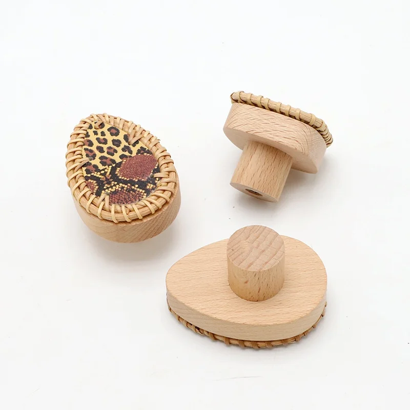 Custom handmade straw weaving rattan plaited leopard decorative wood cork stopper wine liquor avocado oil bottle cork closures