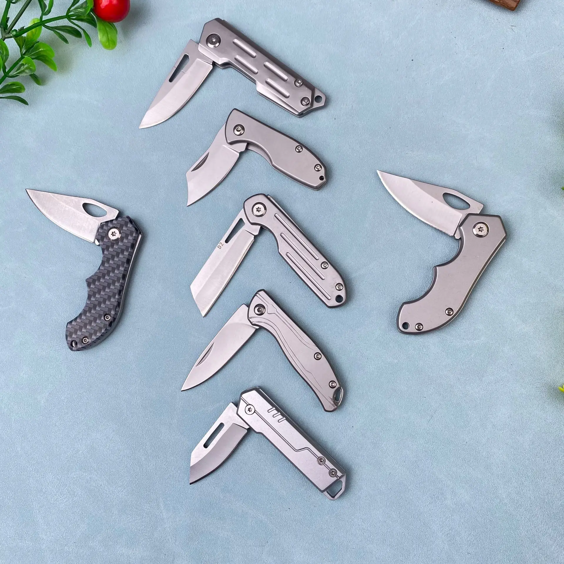 Light weighted Mini EDC Fold Knife Sliver Titanium 3Cr13 Handle D2 Blade Carton Opener Keychain Portable Cutter Finger Knife