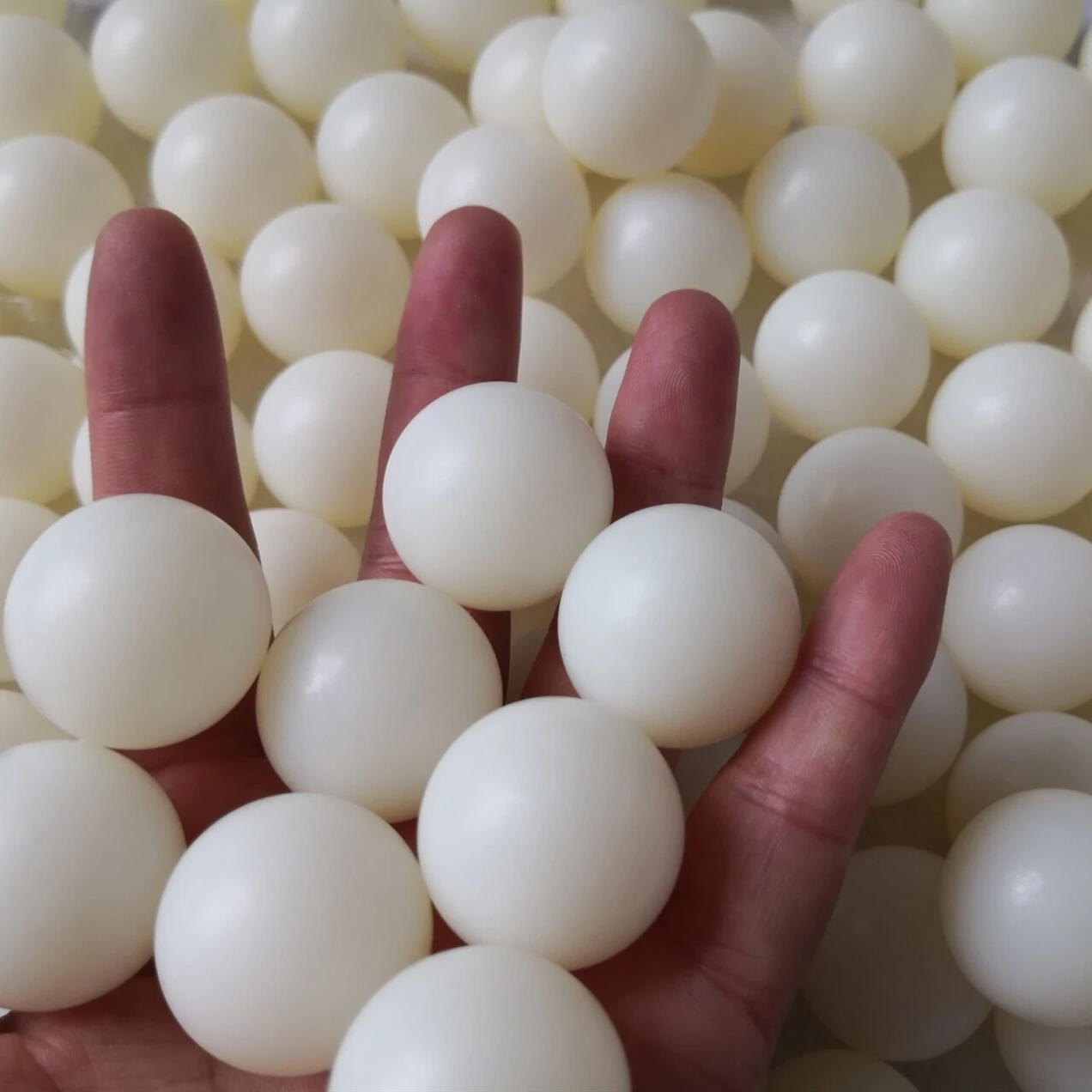 Wholesale 65mm 75mm White pom plastic ball pit balls for children