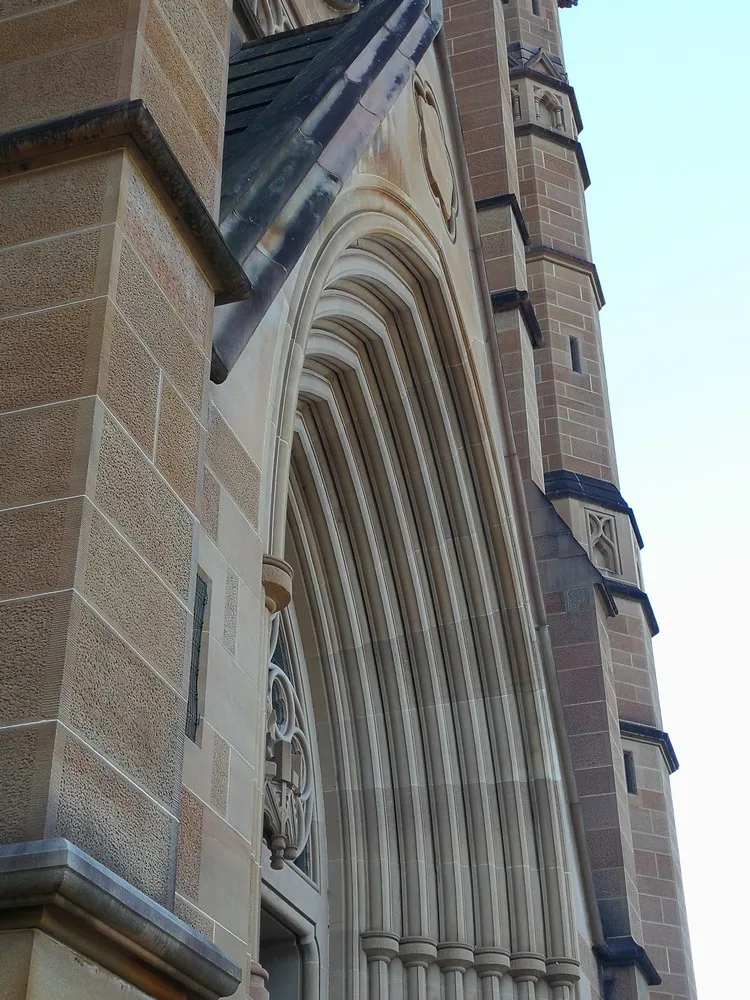 OEM Customized Project Beige Limestone Arch Exterior Marble Window Sill And House Gate Frames