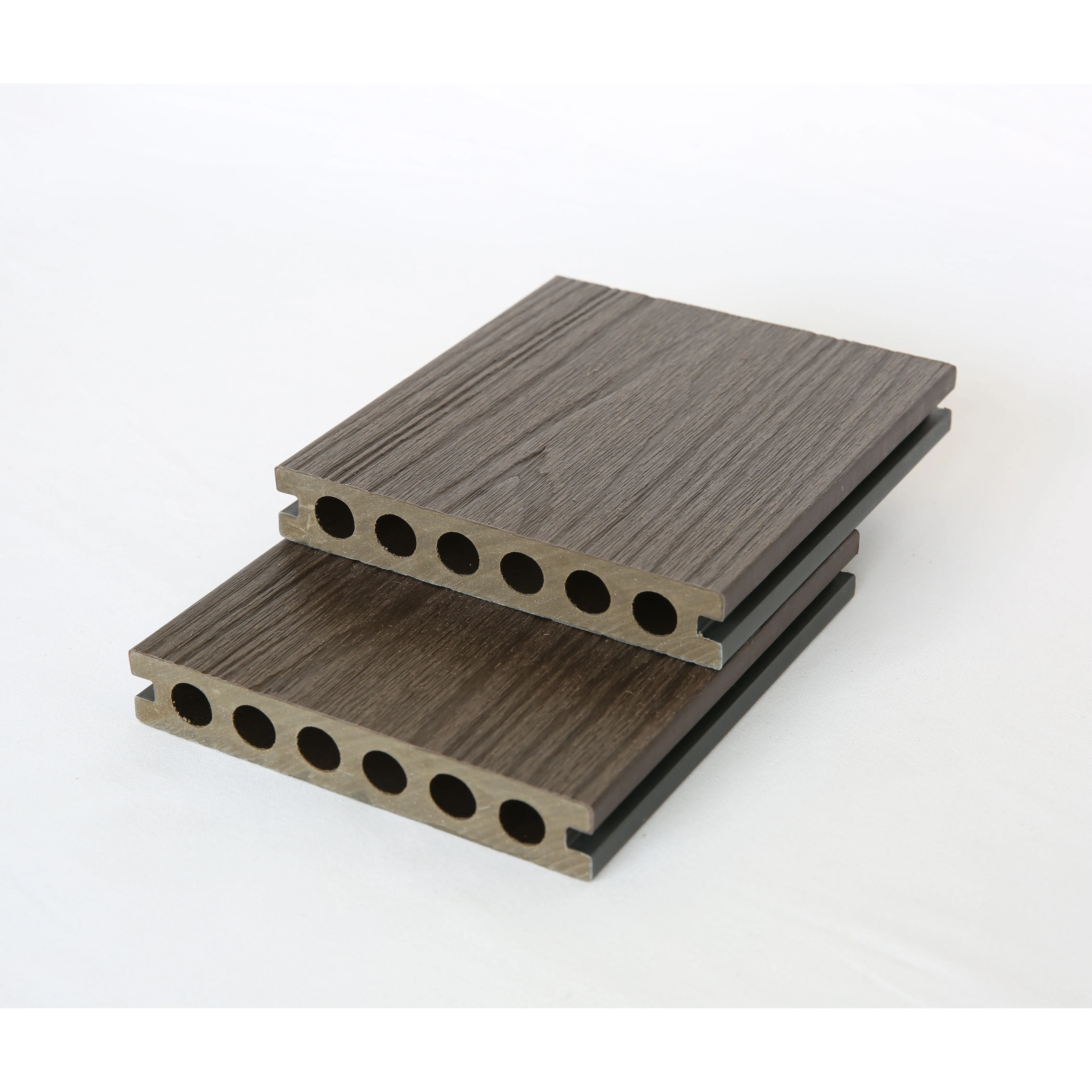 Anti fade co-extrusion wpc decking