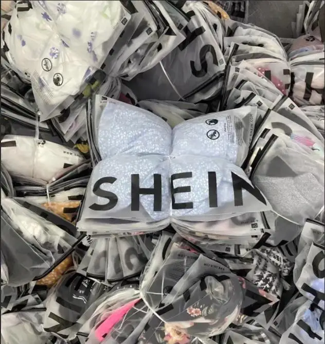 She in Dress Bulk Clothes Bundle Bale SwimwearTops Blouses Skirts Dress Mixed Women Clothing